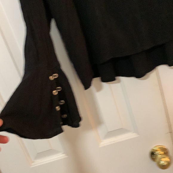 Bell sleeve top. XL - Picture 5 of 11